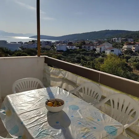 With Parking Space Slatine, Ciovo - 12811 Apartamento Slatine